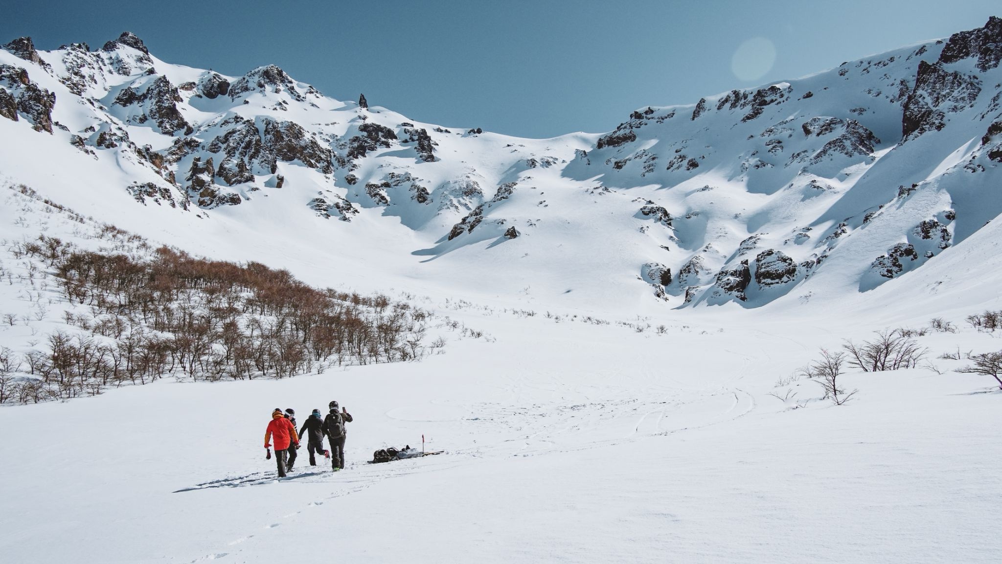 Heliski en Cholila - Cholila ofrece una experiencia de esquí única en medio de un paraíso natural intacto.